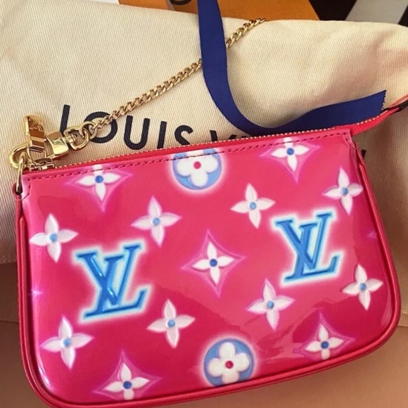 BRAND NWT Louis Vuitton Pochette Accessoires Valentine Neon Monogram Vernis Mini - Picture 2 of 10